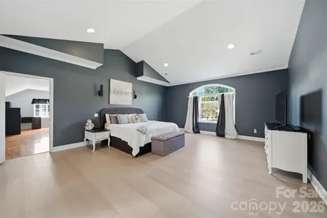 1360 Sweetbriar Lane Hickory NC 28602