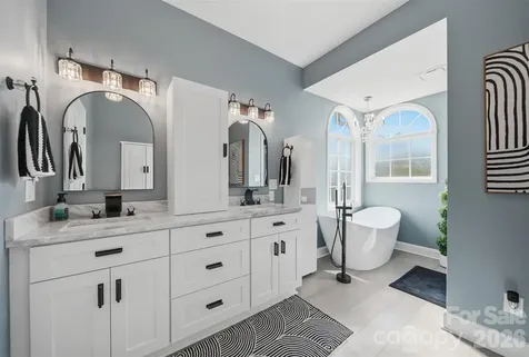 1360 Sweetbriar Lane Hickory NC 28602