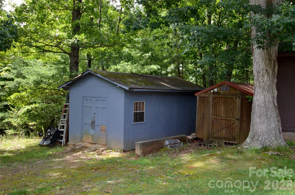 848 Deer Park Road Nebo NC 28761