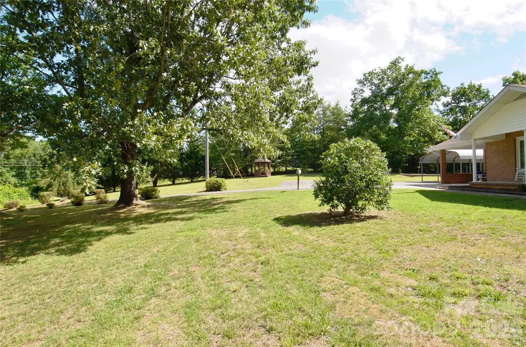 848 Deer Park Road Nebo NC 28761