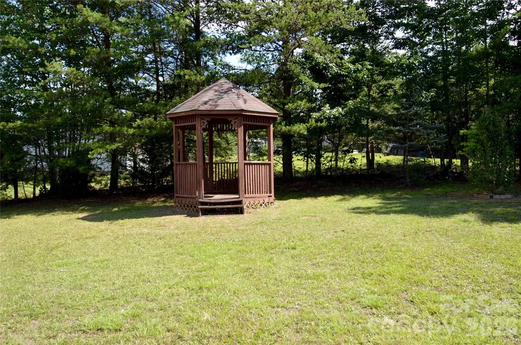 848 Deer Park Road Nebo NC 28761
