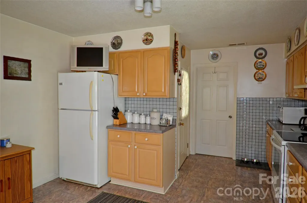 848 Deer Park Road Nebo NC 28761