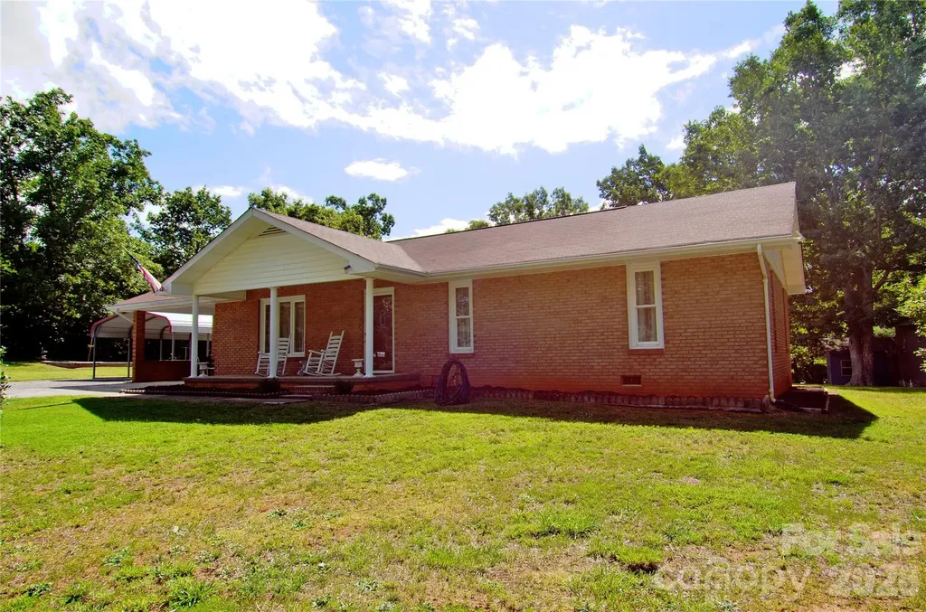 848 Deer Park Road Nebo NC 28761