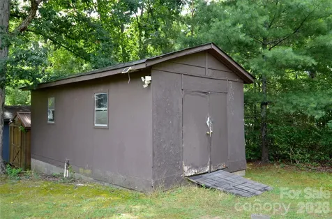 848 Deer Park Road Nebo NC 28761