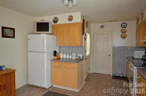 848 Deer Park Road Nebo NC 28761