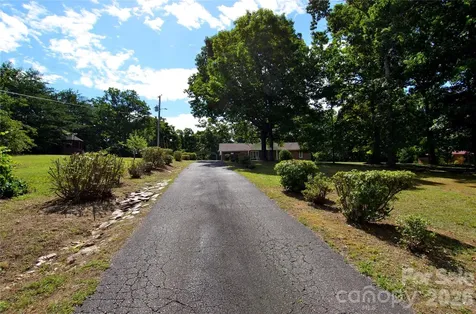 848 Deer Park Road Nebo NC 28761