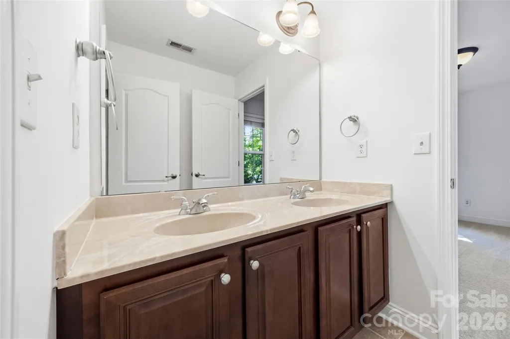 1703 Caddy Court Matthews NC 28104