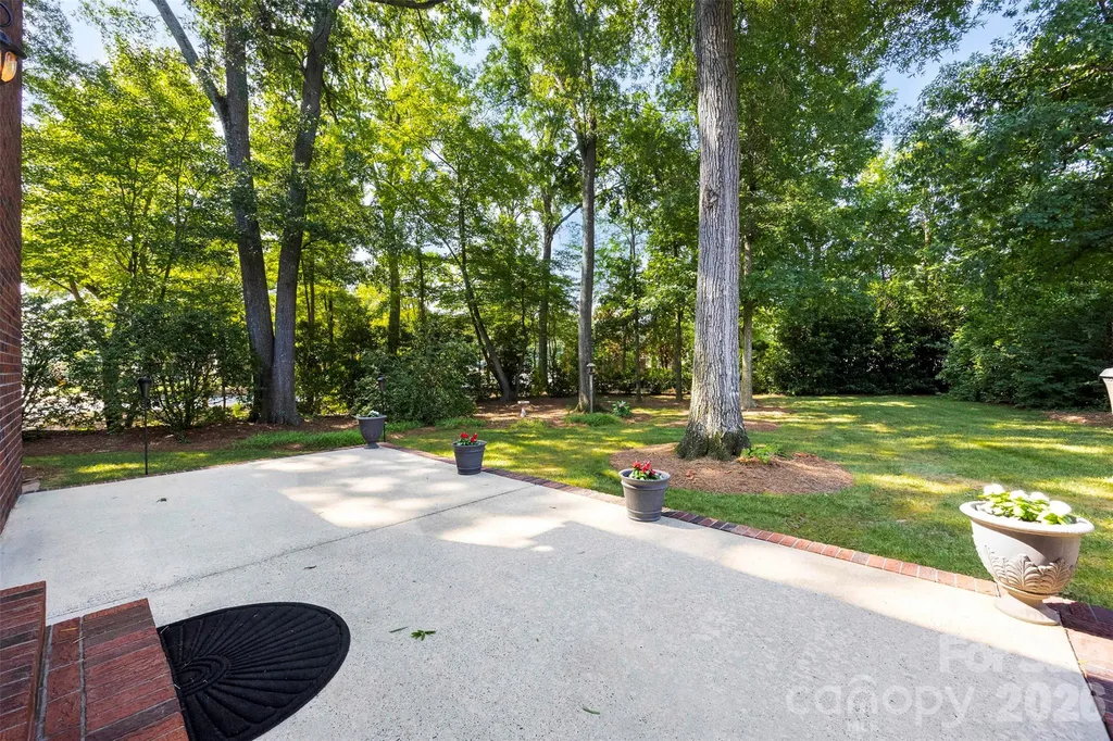 1703 Caddy Court Matthews NC 28104