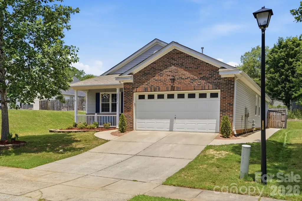 2211 Savannah Hills Drive Matthews NC 28105