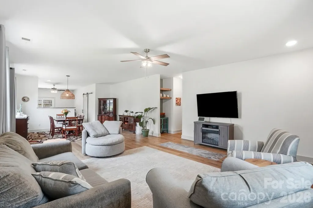 2211 Savannah Hills Drive Matthews NC 28105