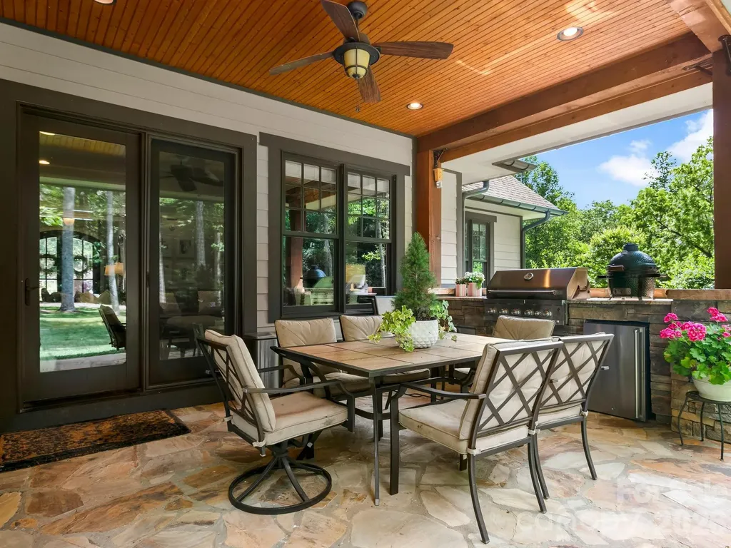 80 Highlander Falls Way Zirconia NC 28790