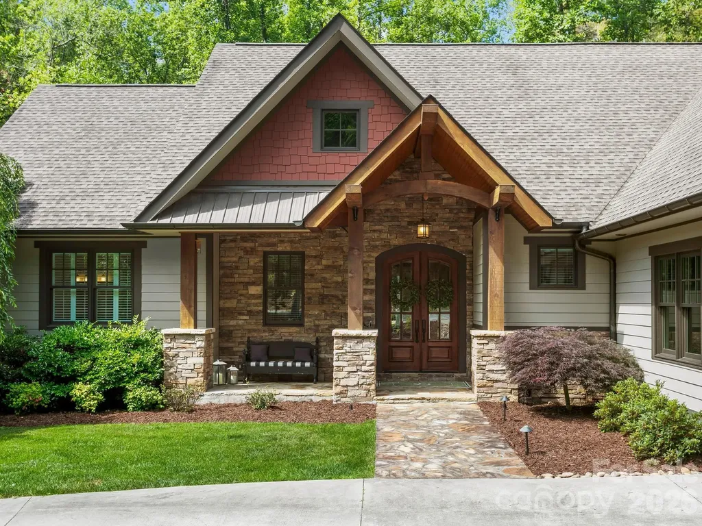 80 Highlander Falls Way Zirconia NC 28790