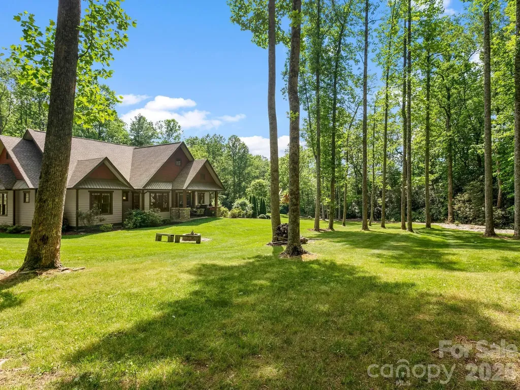 80 Highlander Falls Way Zirconia NC 28790