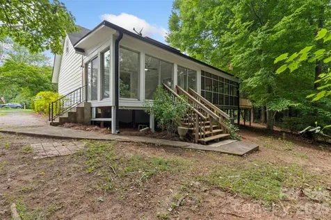711 King Arthur Drive Gastonia NC 28056