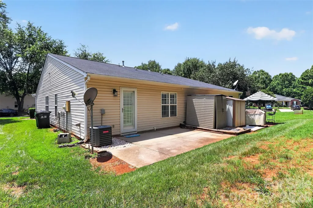5422 Harris Cove Drive Charlotte NC 28269