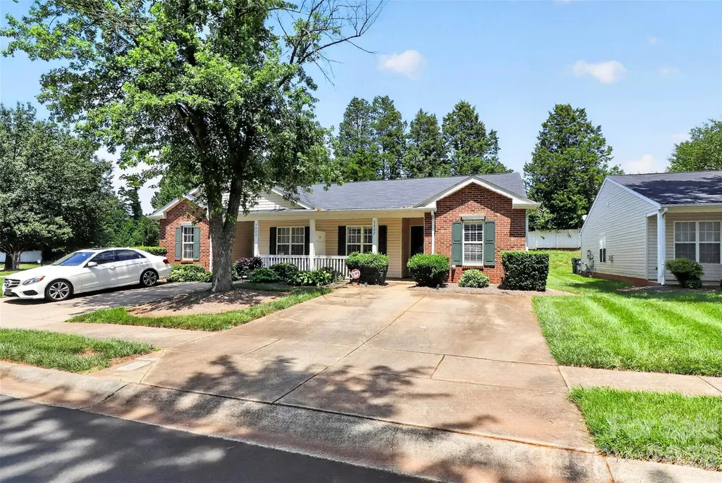 5422 Harris Cove Drive Charlotte NC 28269