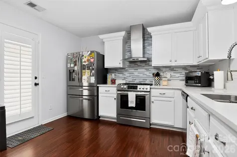 5422 Harris Cove Drive Charlotte NC 28269