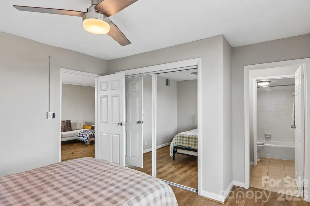 647 Town Mountain Road Asheville NC 28804