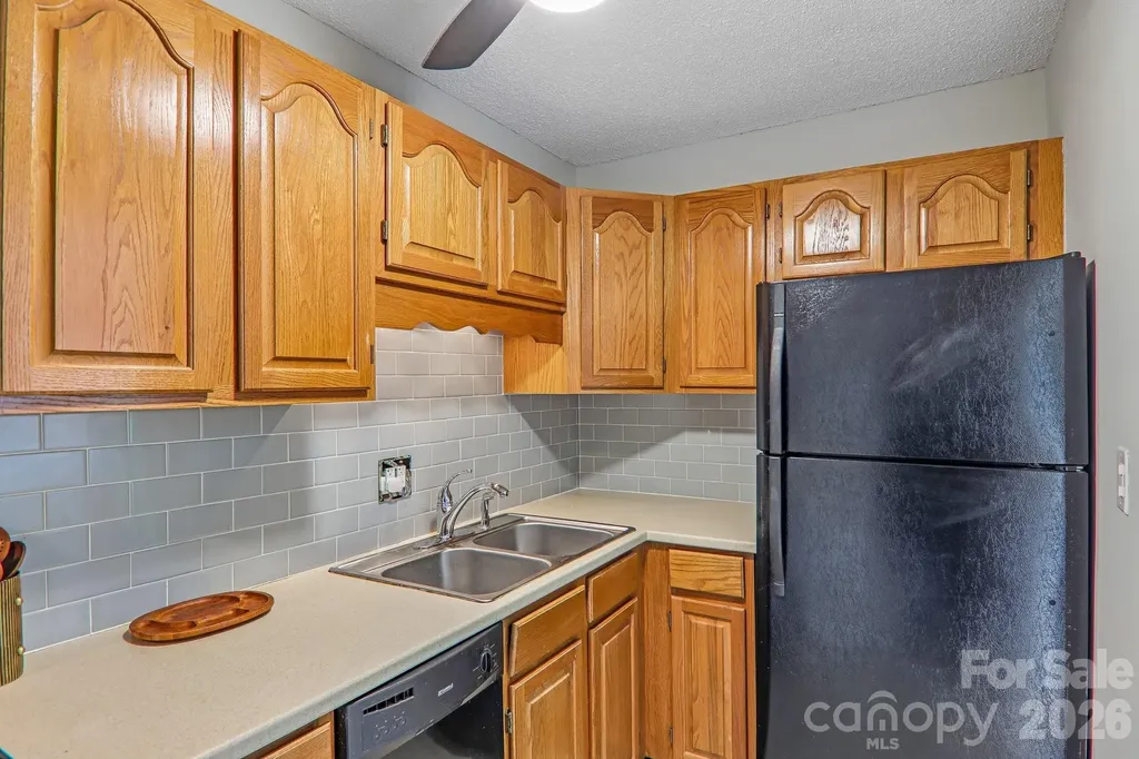 647 Town Mountain Road Asheville NC 28804
