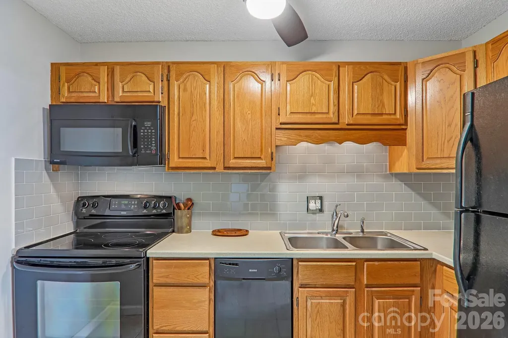 647 Town Mountain Road Asheville NC 28804