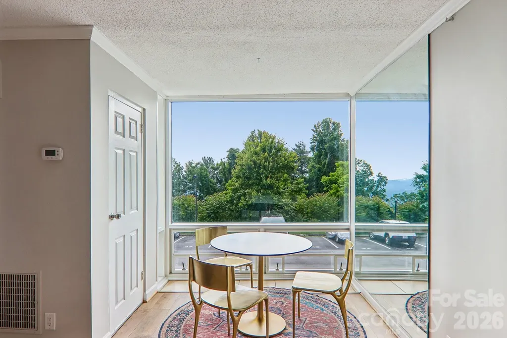 647 Town Mountain Road Asheville NC 28804