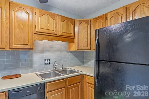647 Town Mountain Road Asheville NC 28804