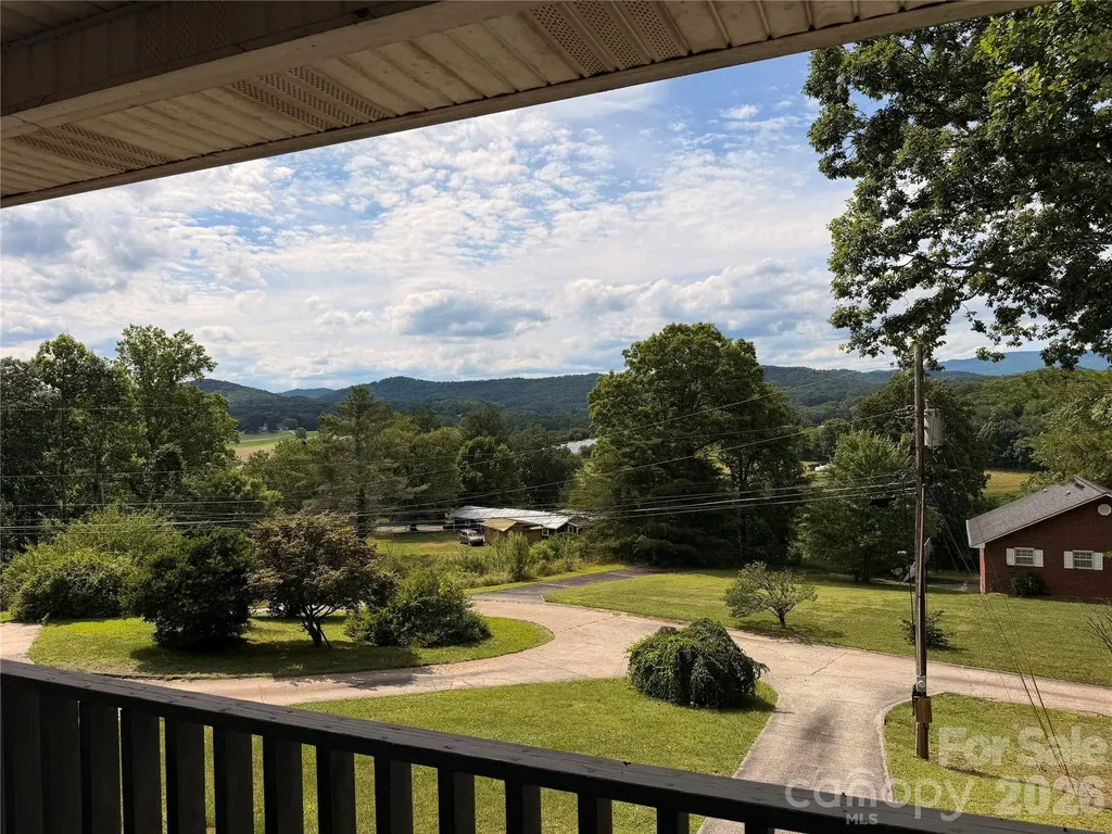 281 Cherrywood Circle Hayesville NC 28904