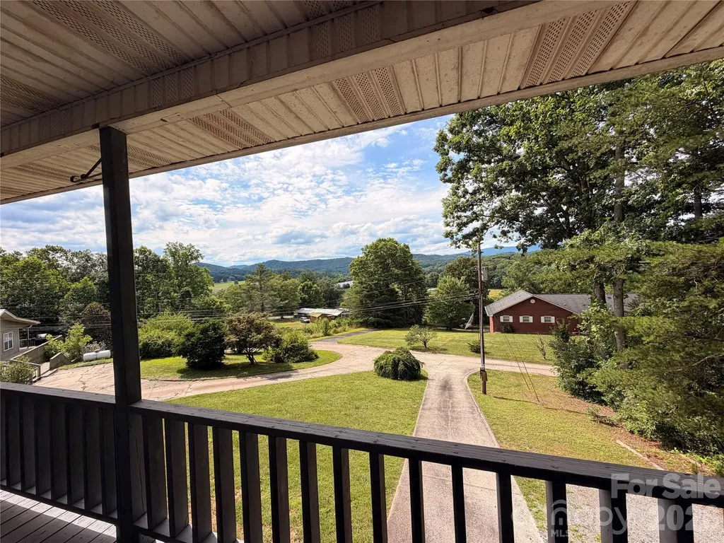 281 Cherrywood Circle Hayesville NC 28904