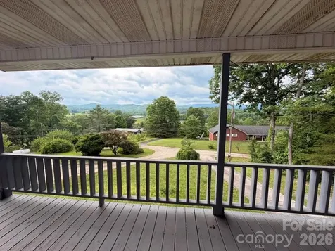 281 Cherrywood Circle Hayesville NC 28904
