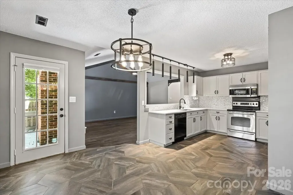 100 Diamond Drive Mooresville NC 28117