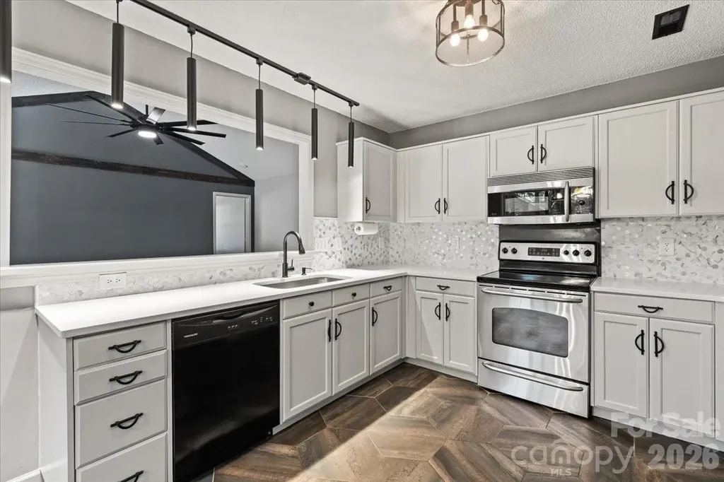100 Diamond Drive Mooresville NC 28117
