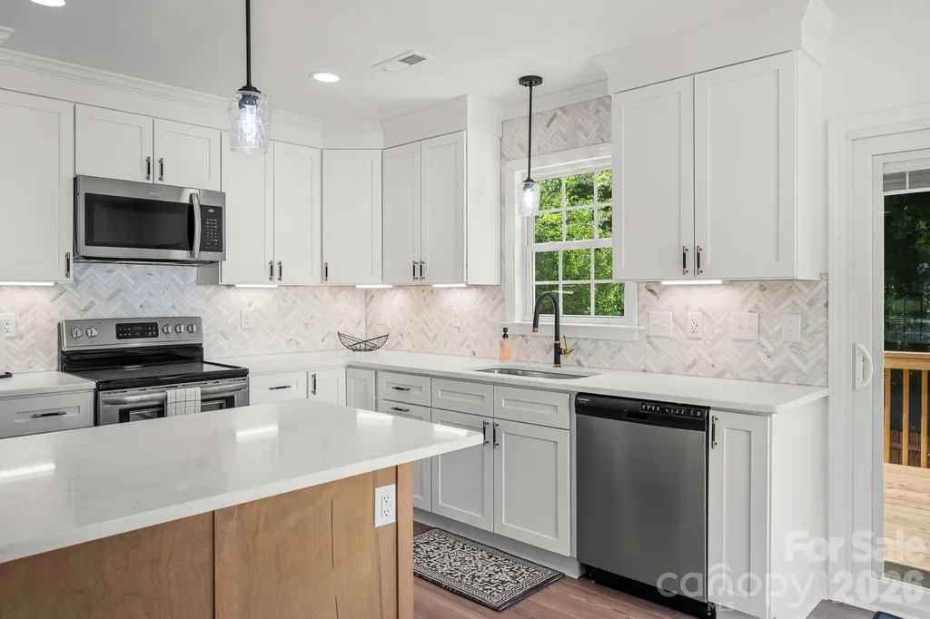 2751 Bridgeport Drive Winston Salem NC 27103