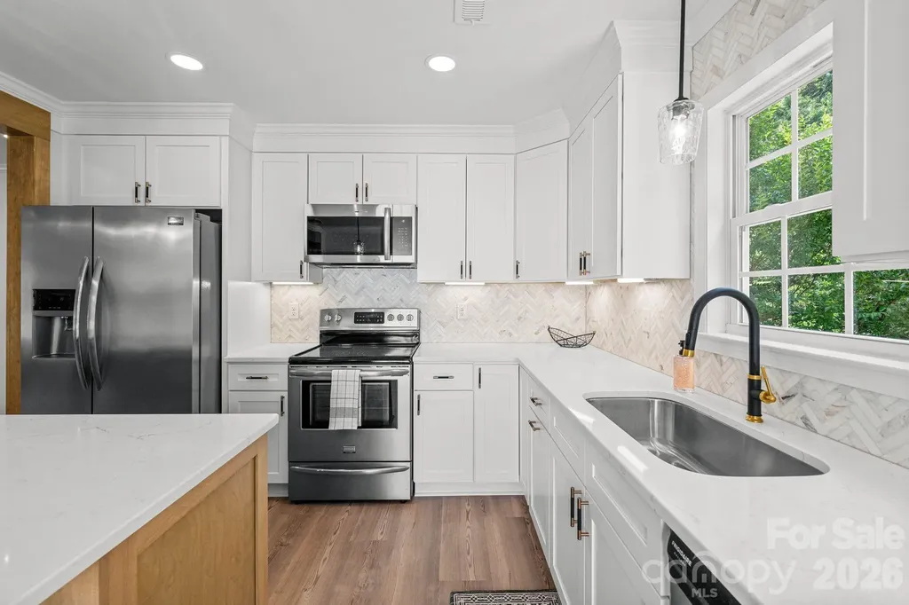 2751 Bridgeport Drive Winston Salem NC 27103