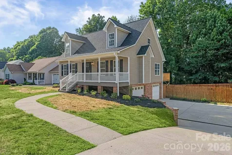 2751 Bridgeport Drive Winston Salem NC 27103