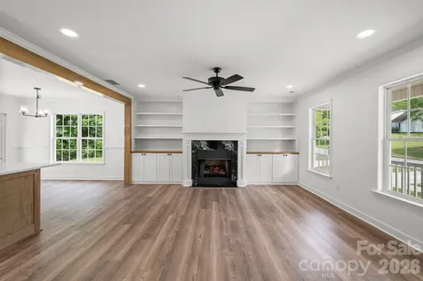 2751 Bridgeport Drive Winston Salem NC 27103