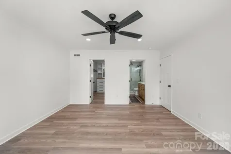 2751 Bridgeport Drive Winston Salem NC 27103