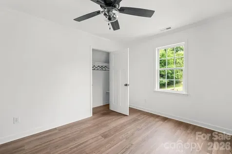 2751 Bridgeport Drive Winston Salem NC 27103