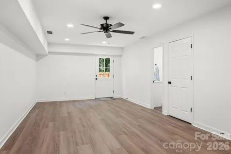 2751 Bridgeport Drive Winston Salem NC 27103