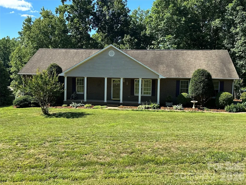 1724 Wellington Avenue Newton NC 28658