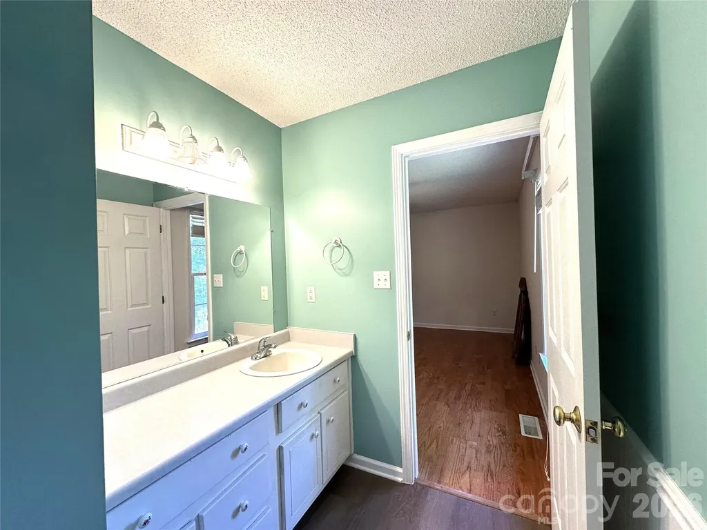 1724 Wellington Avenue Newton NC 28658