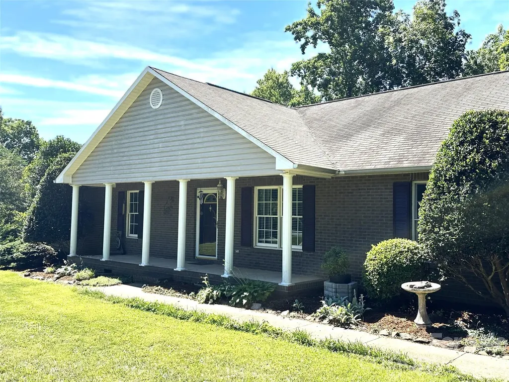 1724 Wellington Avenue Newton NC 28658