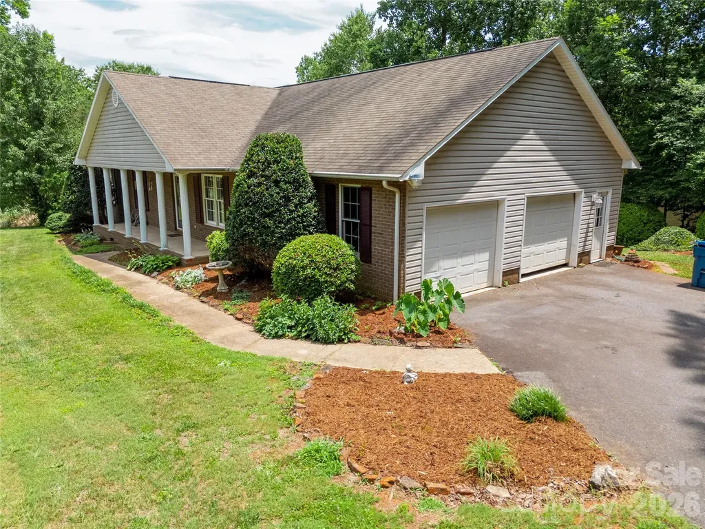 1724 Wellington Avenue Newton NC 28658