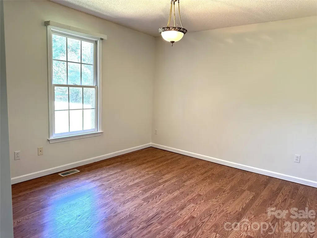 1724 Wellington Avenue Newton NC 28658