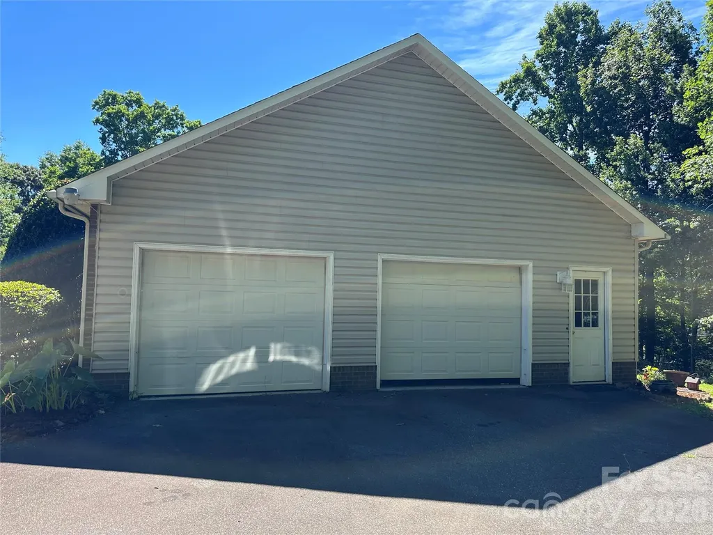 1724 Wellington Avenue Newton NC 28658