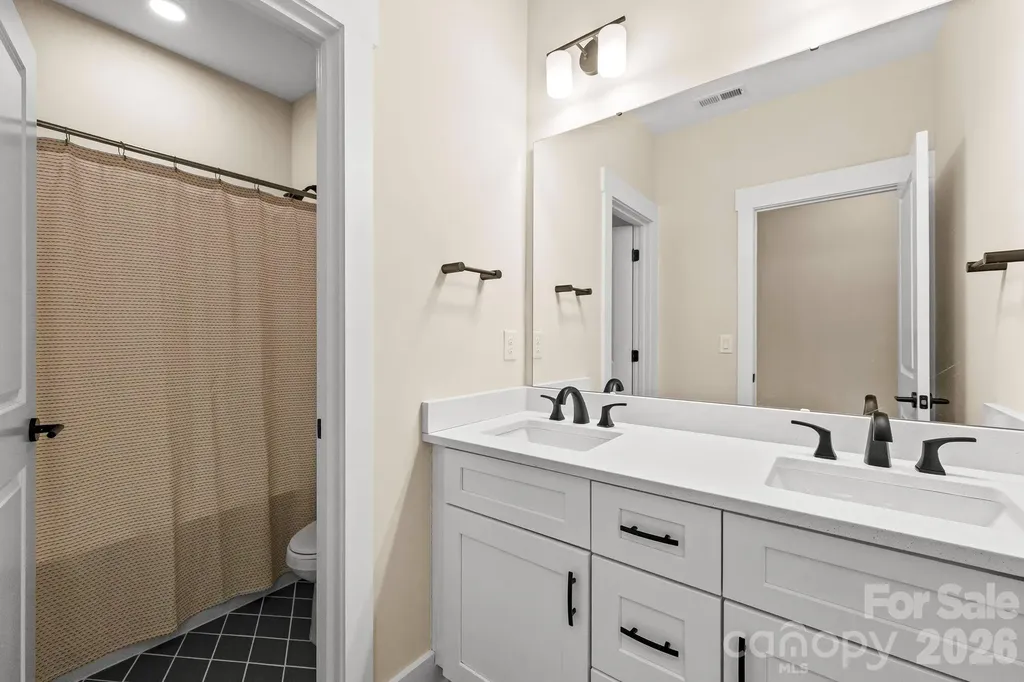 1002 Parkes Street Matthews NC 28105