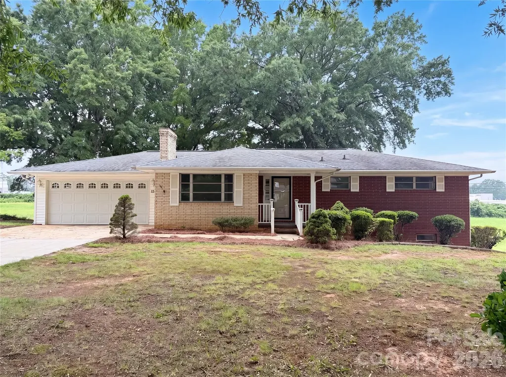 1580 W Cloaninger Avenue Statesville NC 28625