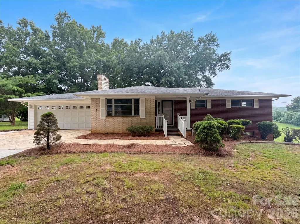 1580 W Cloaninger Avenue Statesville NC 28625