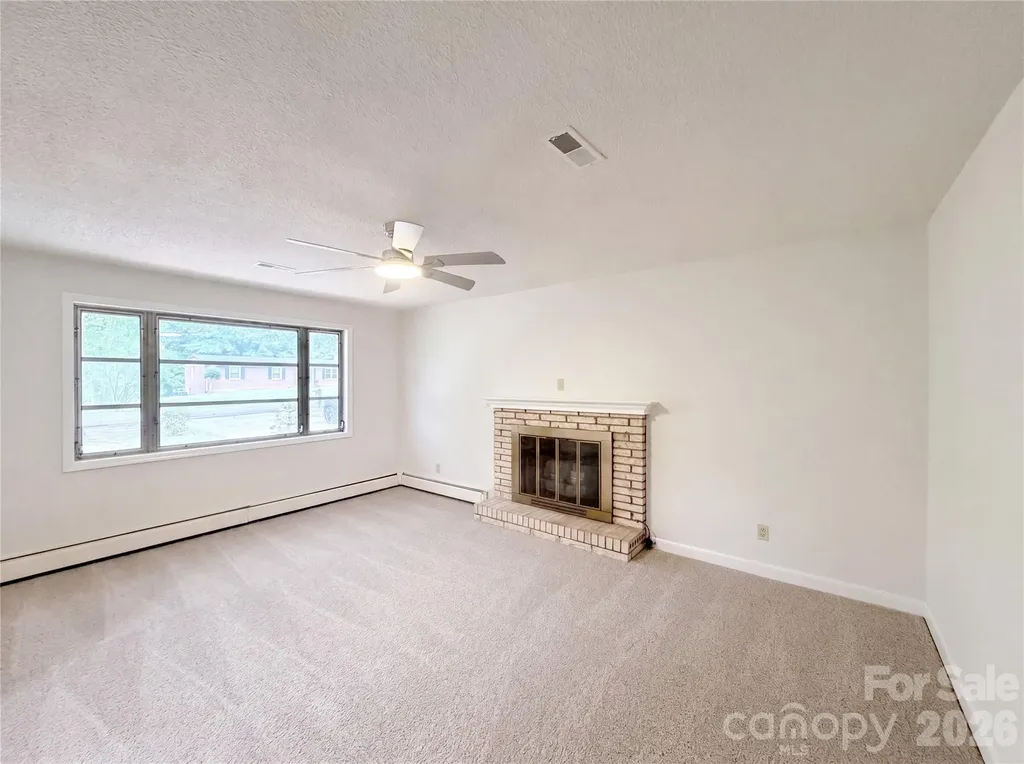 1580 W Cloaninger Avenue Statesville NC 28625