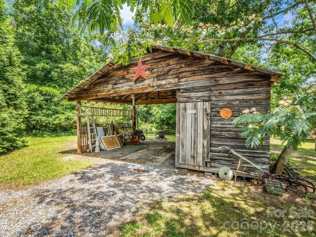 10 Deer Run Lane Columbus NC 28722