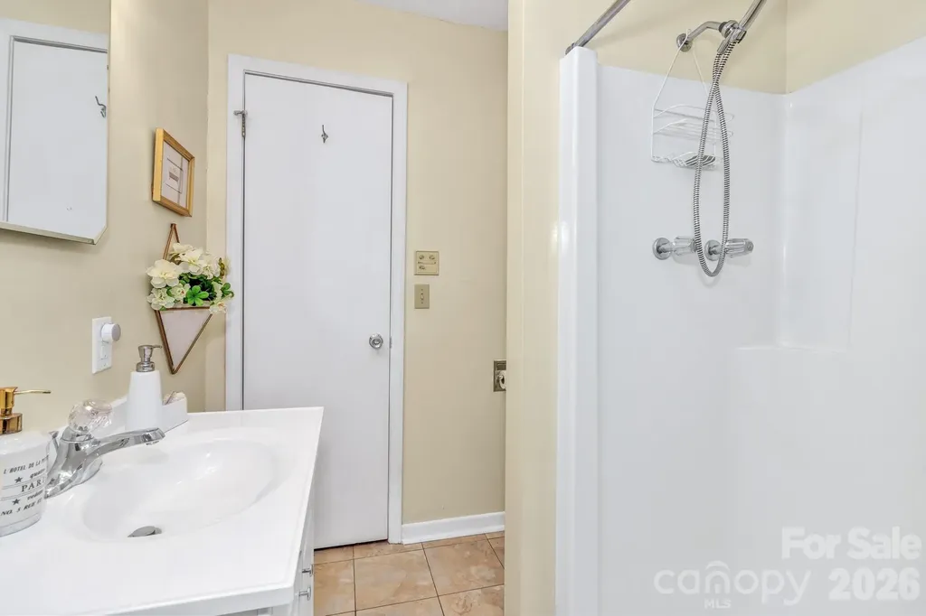 571 Tsisqua Circle Brevard NC 28712